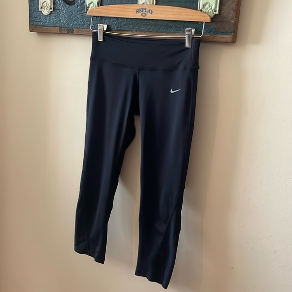 Nike Running Dri-Fit Black Capri Leggings Size Small - Picture 4 of 16